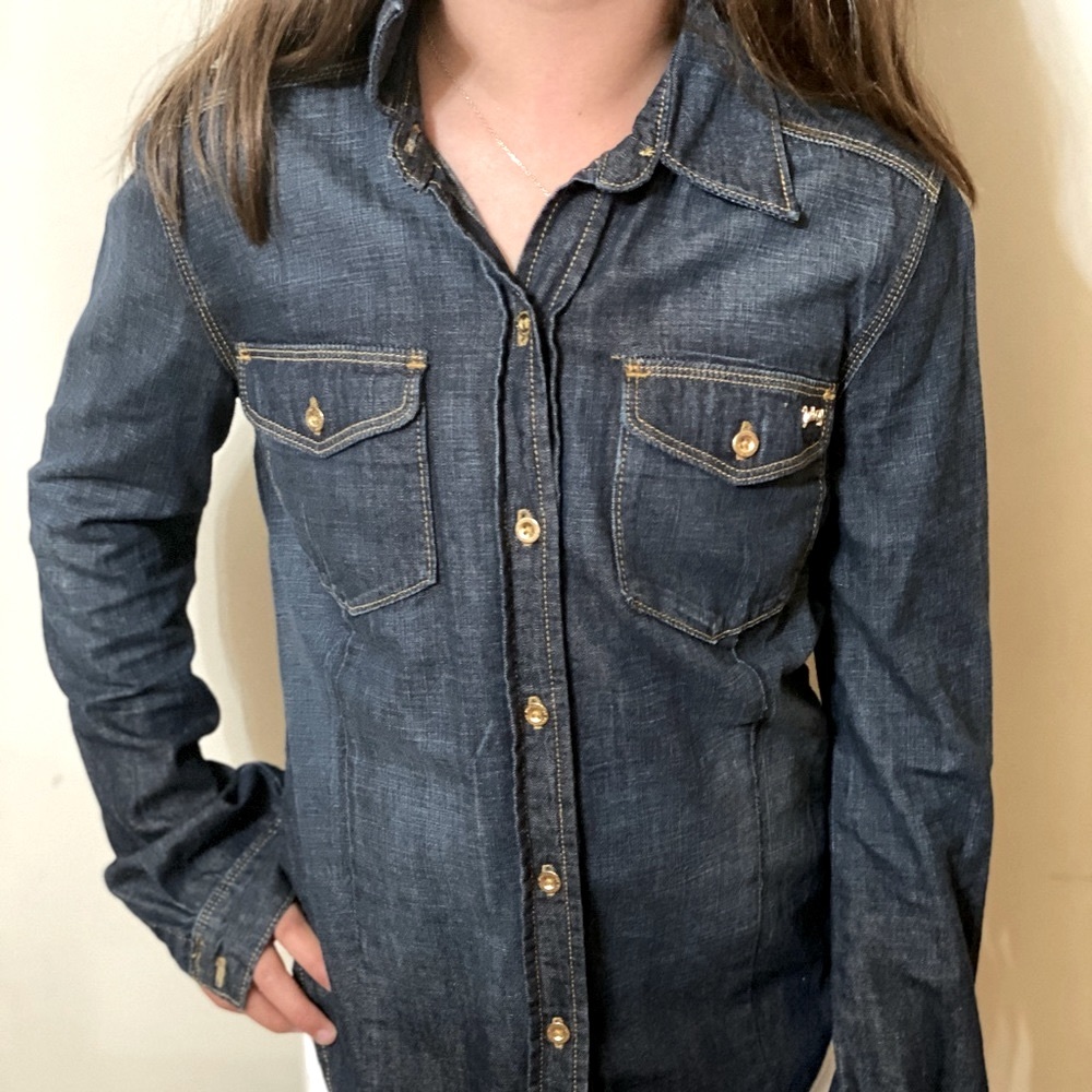 Like new Button up denim shirt
